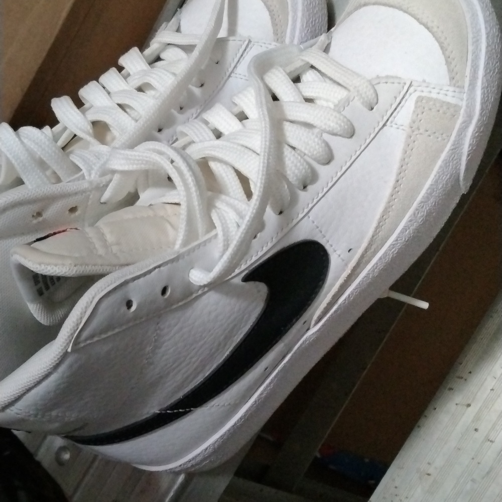 SOLD Nike Blazer Mid 77 Sneaker